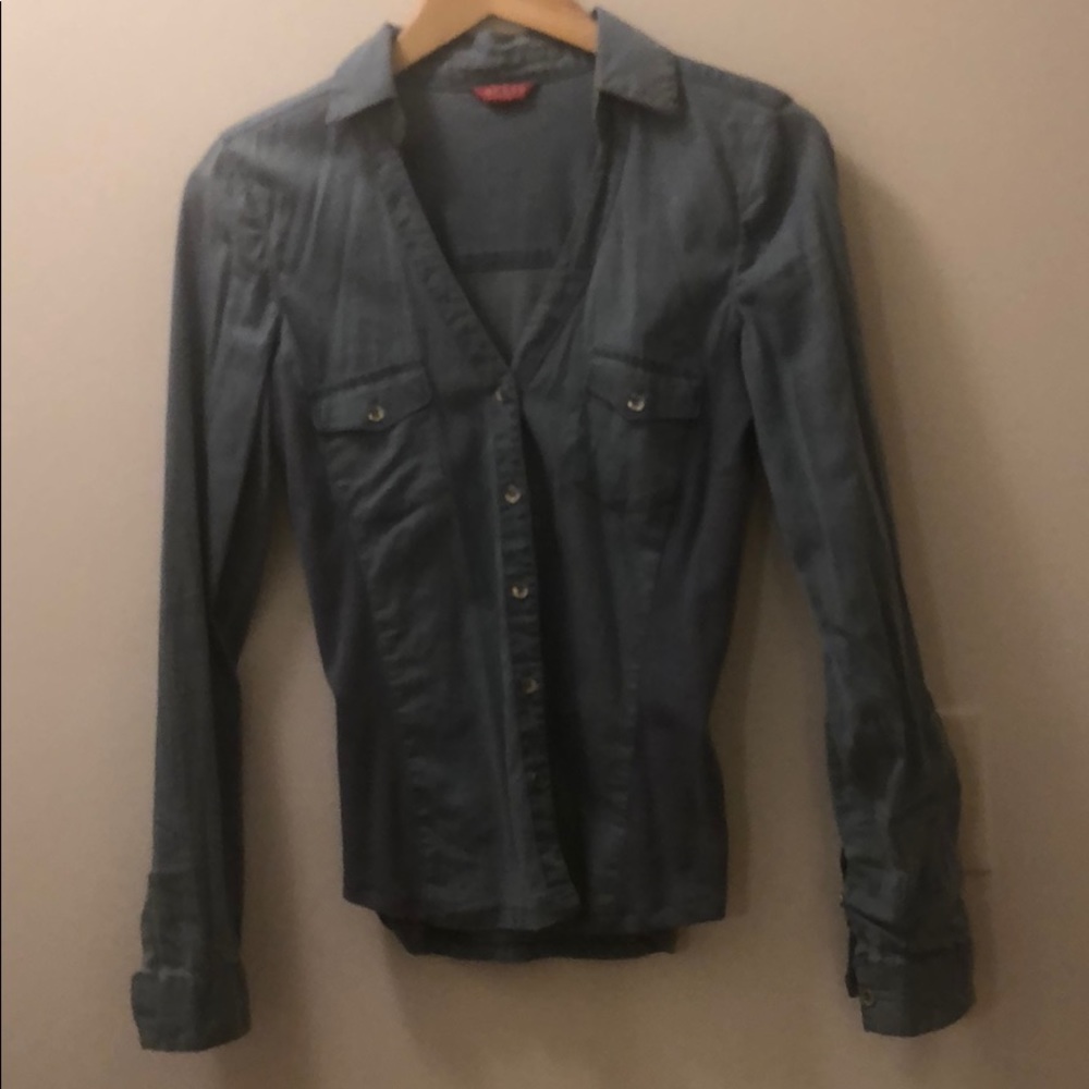 V-neck fitted Jean shirt